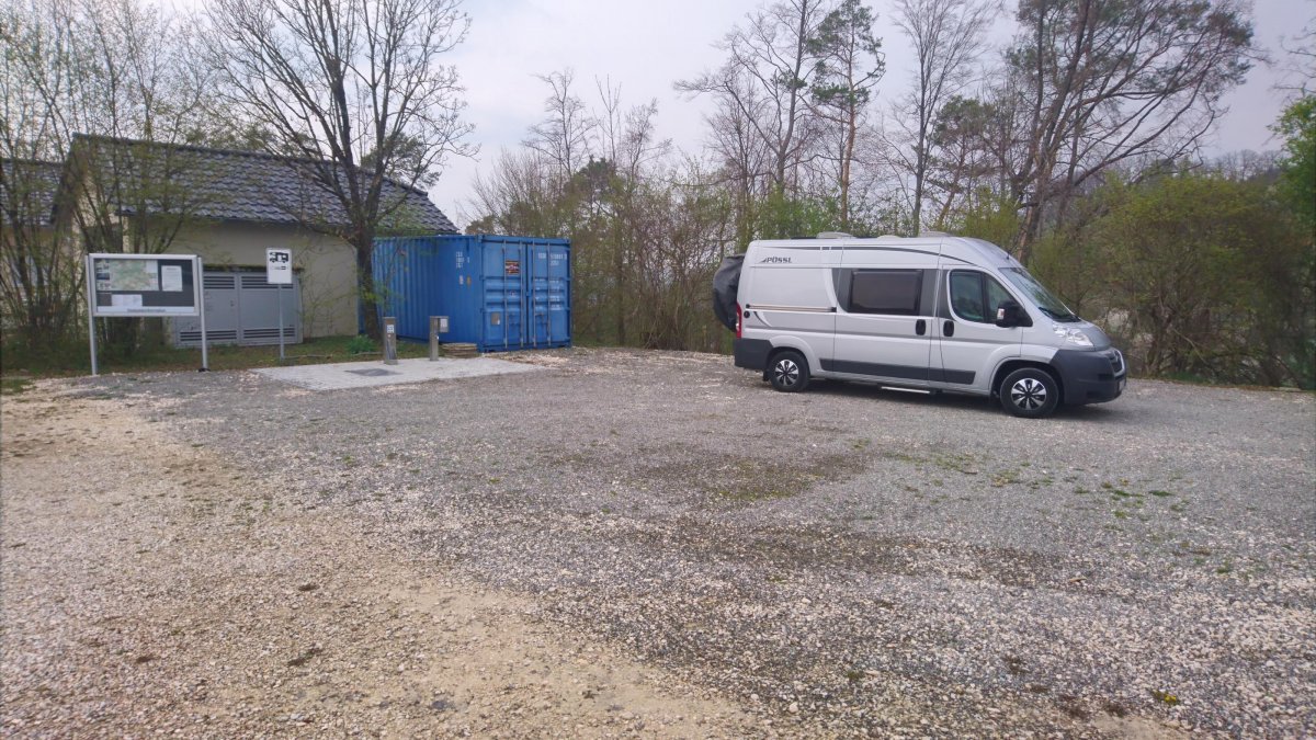 Wohnmobilstellplatz Frickenhausen — Photo 2