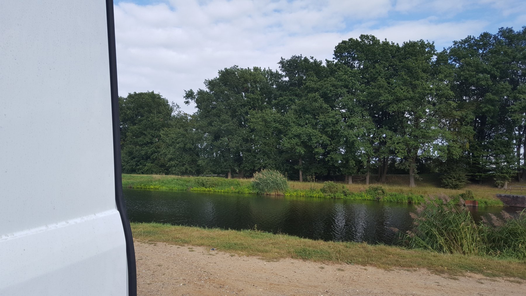 (gechlossen) Direkt am Elbe- Lübeck-Kanal — Photo 4