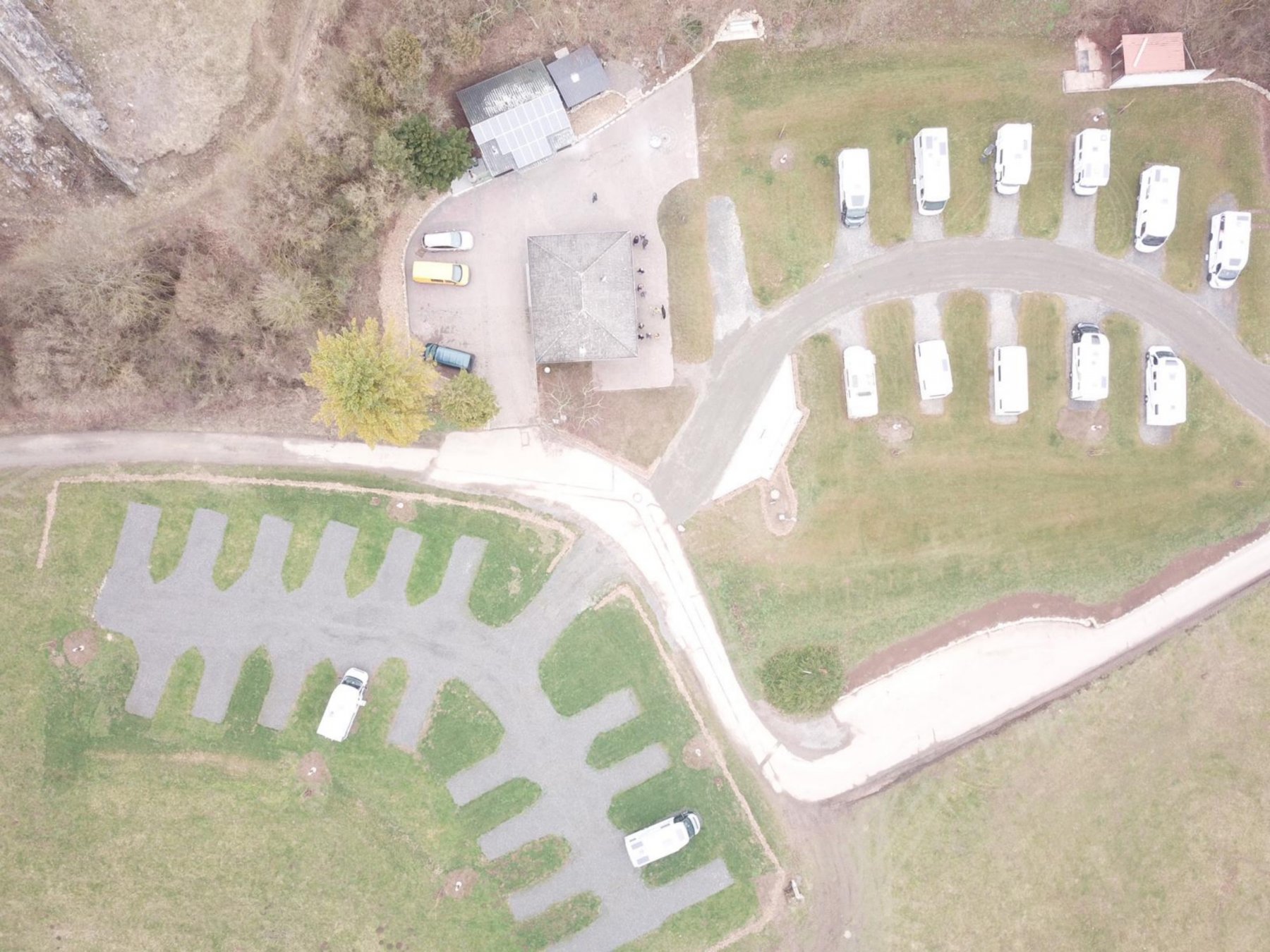 Wohnmobilhafen unter dem scharfen Stein — Photo 3