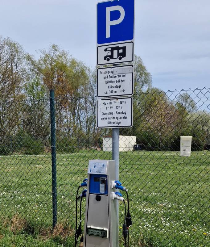 Übernachtungsparkplatz Niederkirchen — Photo 3