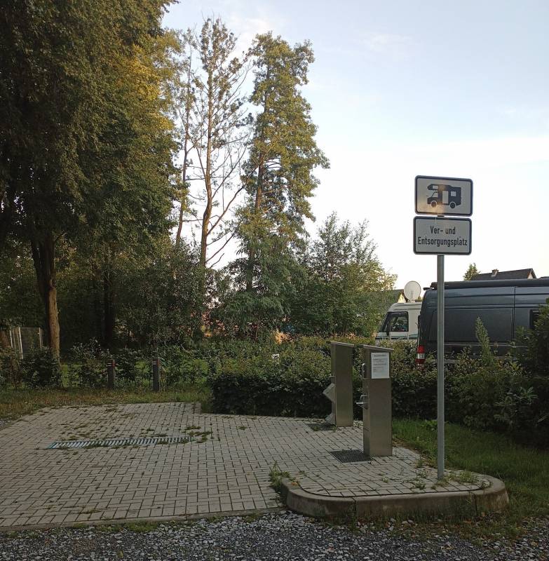 Wohnmobilstellplatz Ostwestfalenhalle — Photo 6