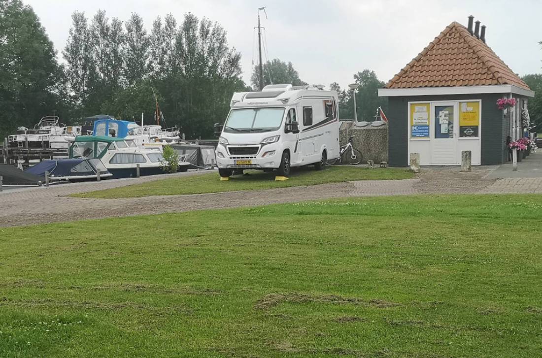 Jachthaven Oudega — Motorhome pitch in Oudega Gem Smallingerlnd