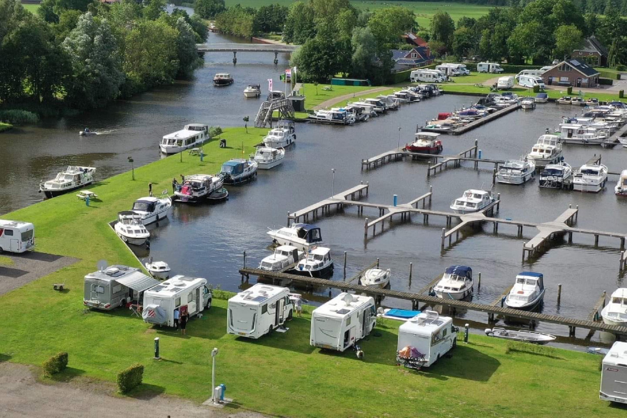 Jachthaven Kuikhorne — Motorhome pitch in De Westereen