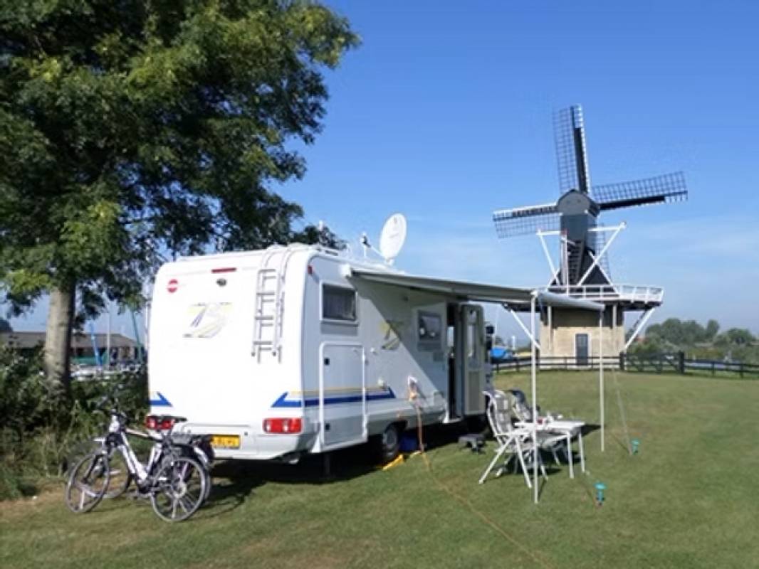 De Grienedyk - Passantenhaven en Camping Joure