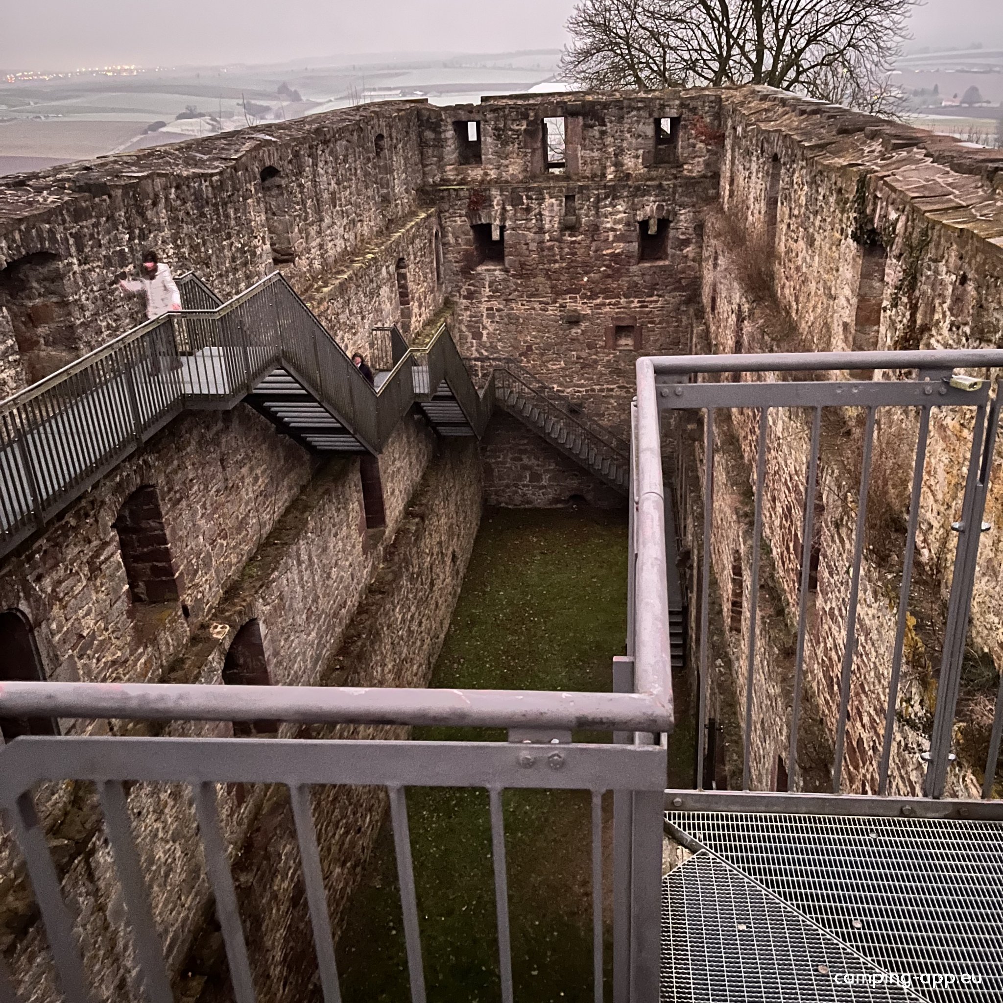 Wohnmobilstellplatz Grebenstein Sauertal