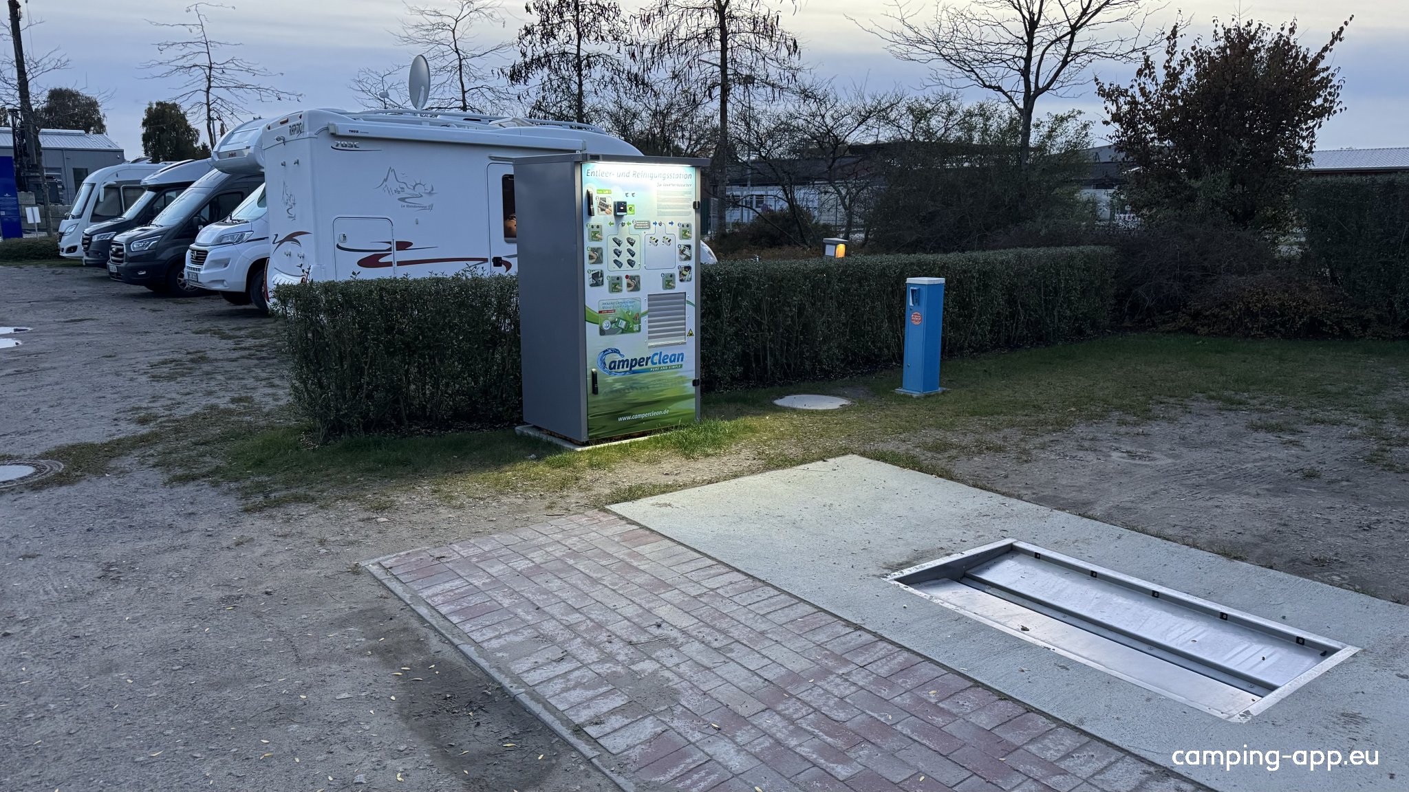 Stellplatz am Park der Gärten (P1) Bad Zwischenahn — Photo 2