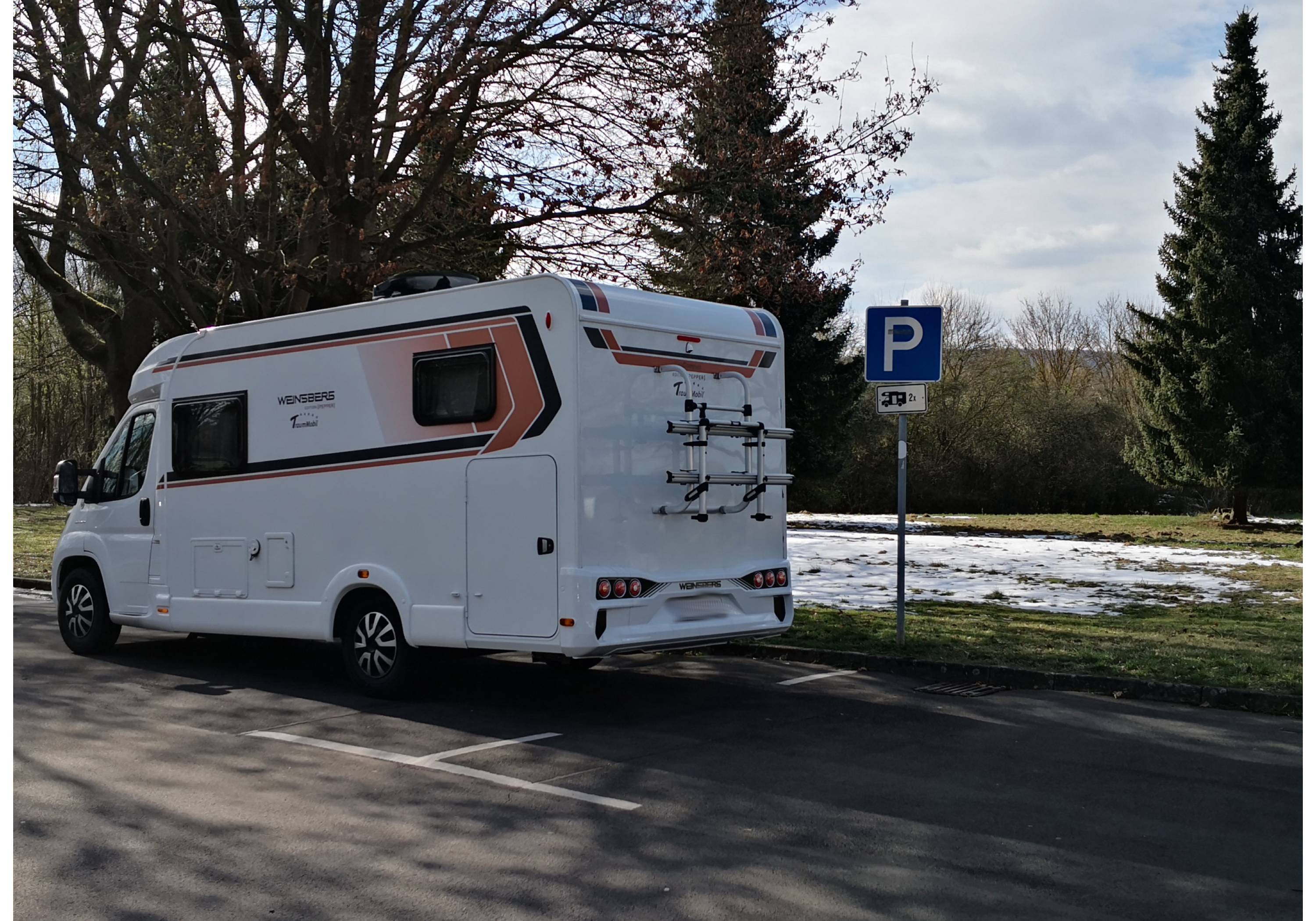 Übernachtungsparkplatz Hallenbad
