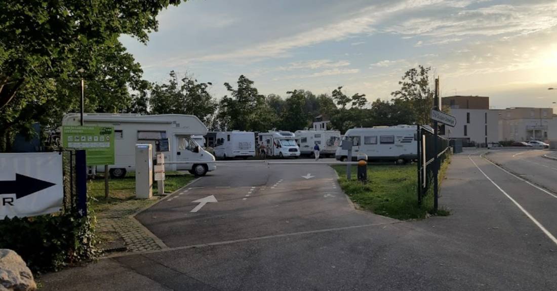 Aire de camping car les cigognes