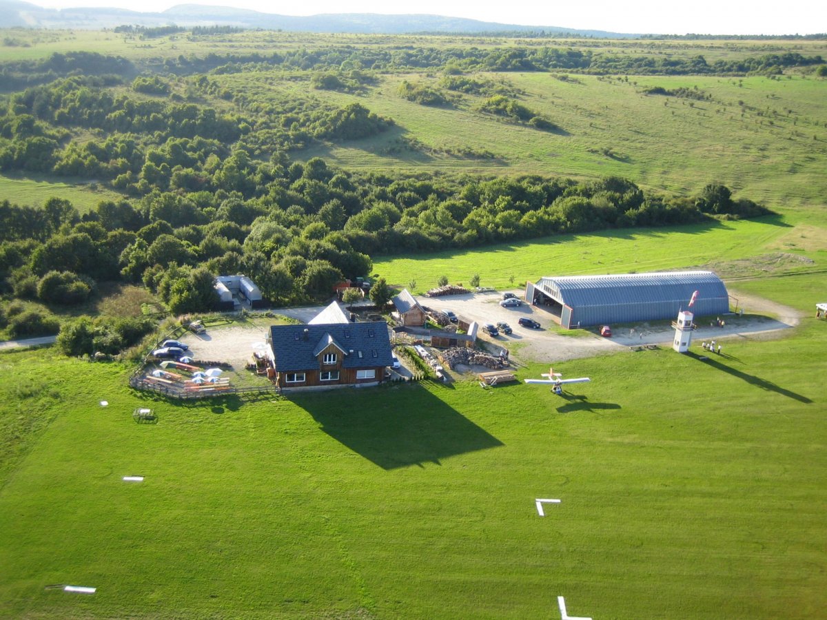 Stellplatz an der Flugschule Dolmar Kühndorf — Photo 2