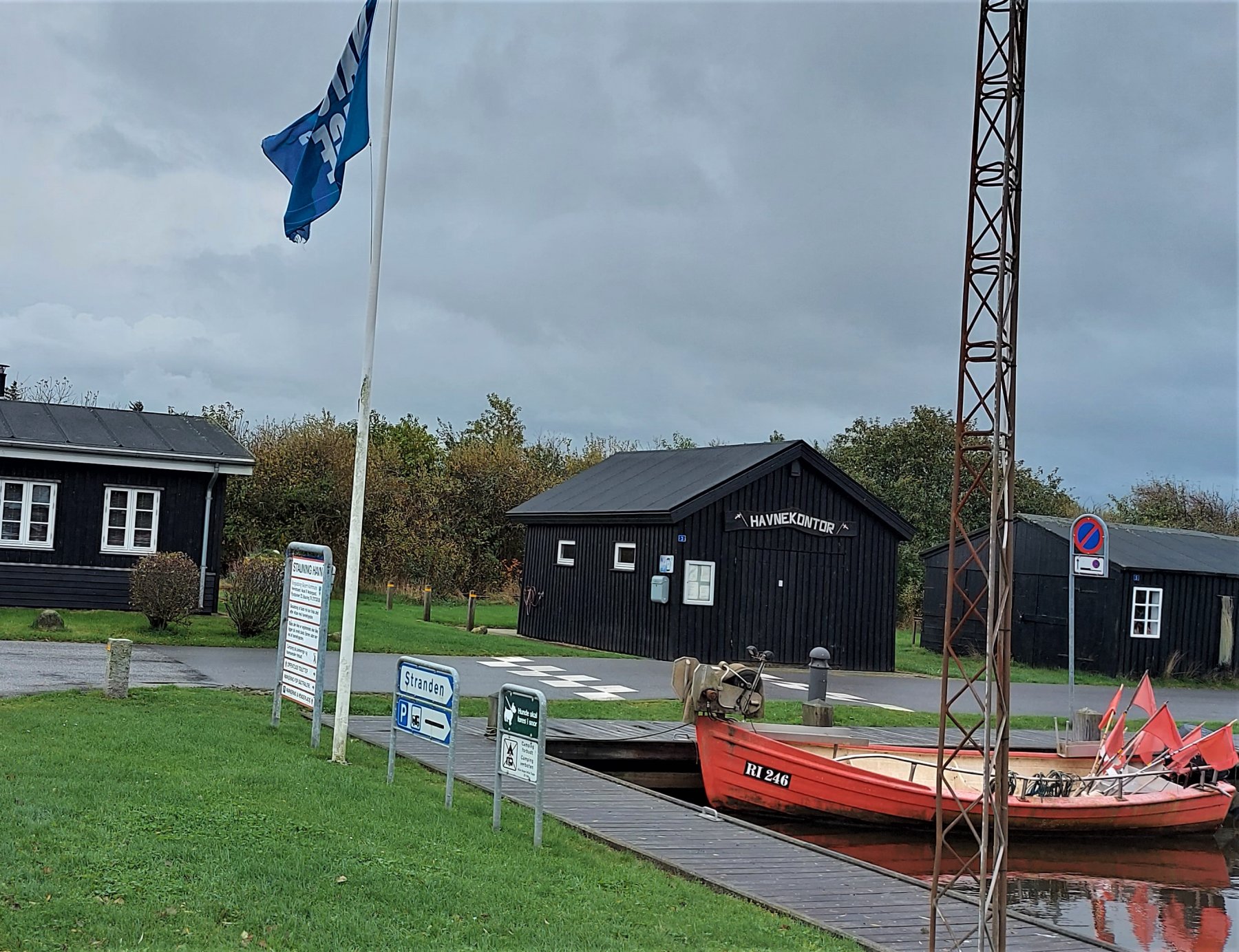 Stellplatz am Hafen Stauning — Motorhome pitch in Skjern