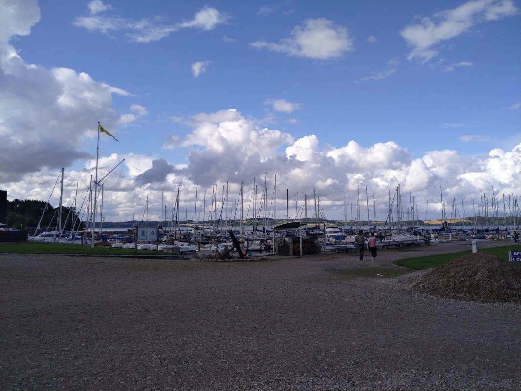 Stellplatz am Yachthafen Brejning — Photo 5