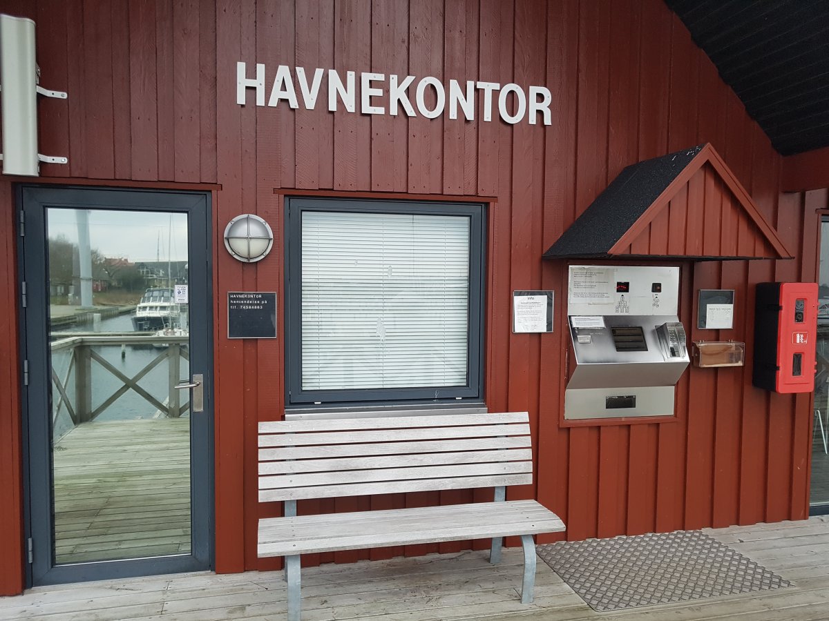 Aarøsund Lystbådehavn — Photo 3