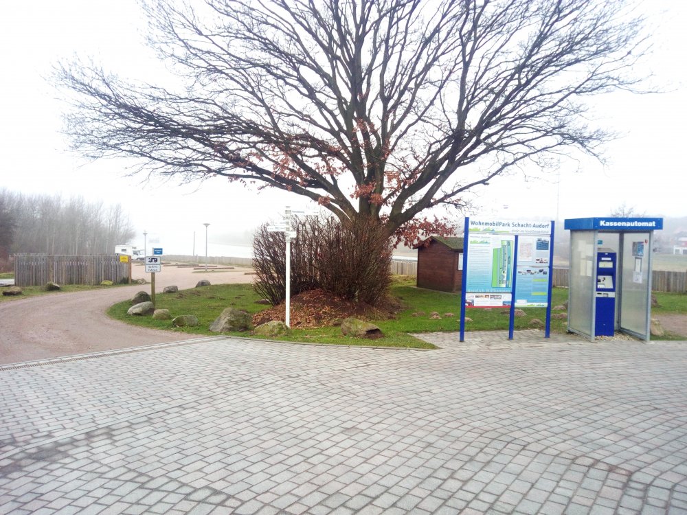 WohnmobilPark Schacht-Audorf (Nord-Ostsee-Kanal) — Photo 2